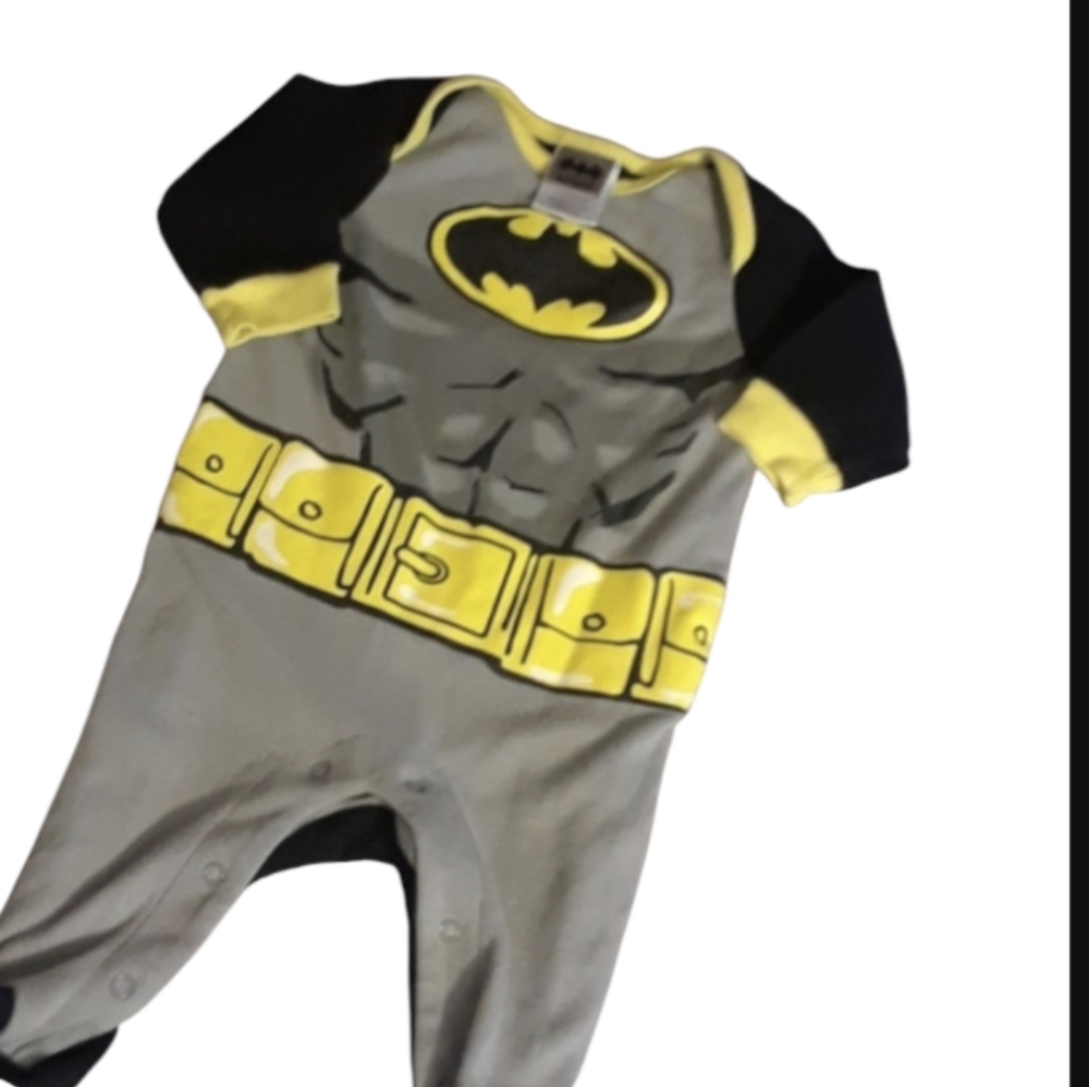 6/$15 Size 3-6m baby boy Batman footie pyjamas onesie